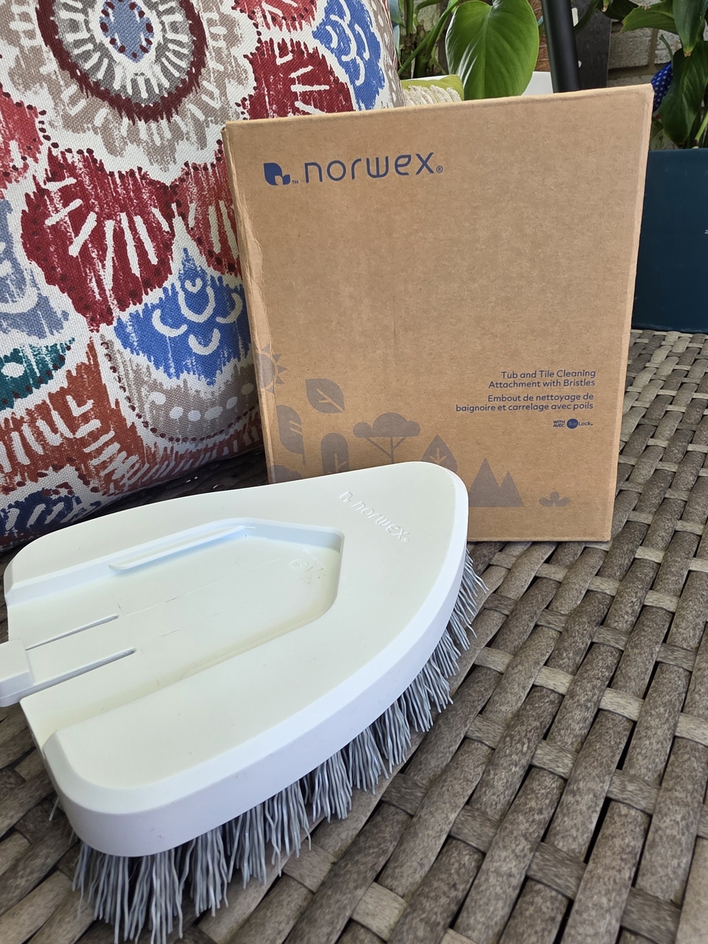 Norwex White Tub and Tile Cleaning Brush Attachment
